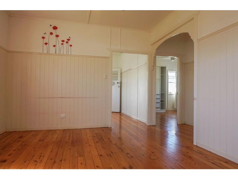 2 First Avenue, Harristown QLD 4350