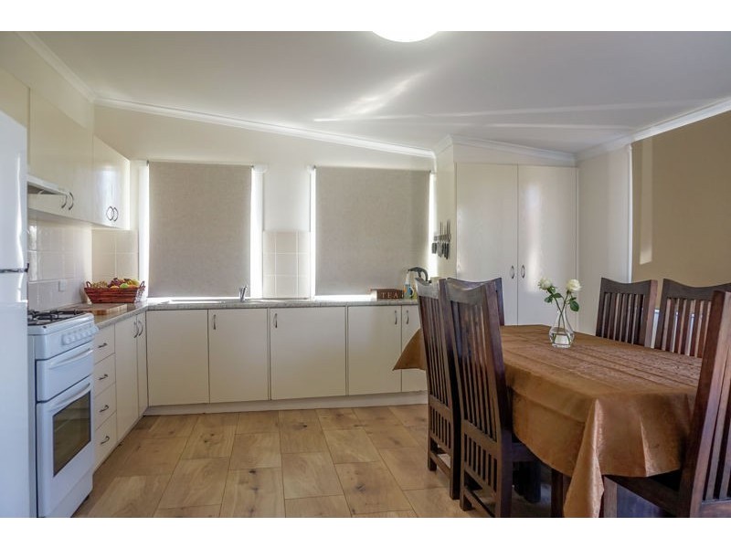 326 West Street, Kearneys Spring QLD 4350