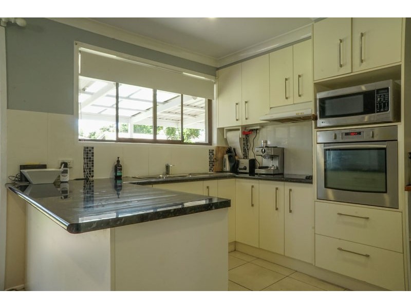 9 Hibiscus Drive, Centenary Heights QLD 4350