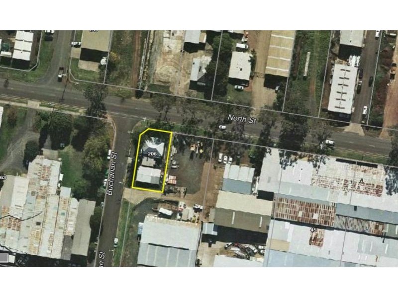 206 North Street, North Toowoomba QLD 4350