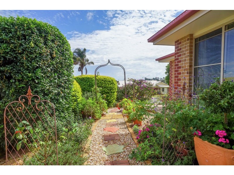 9 Karebo Close, Darling Heights QLD 4350