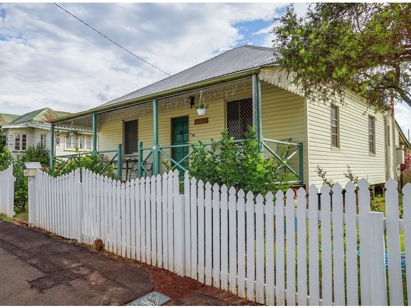 45 West Stret, Newtown QLD 4350