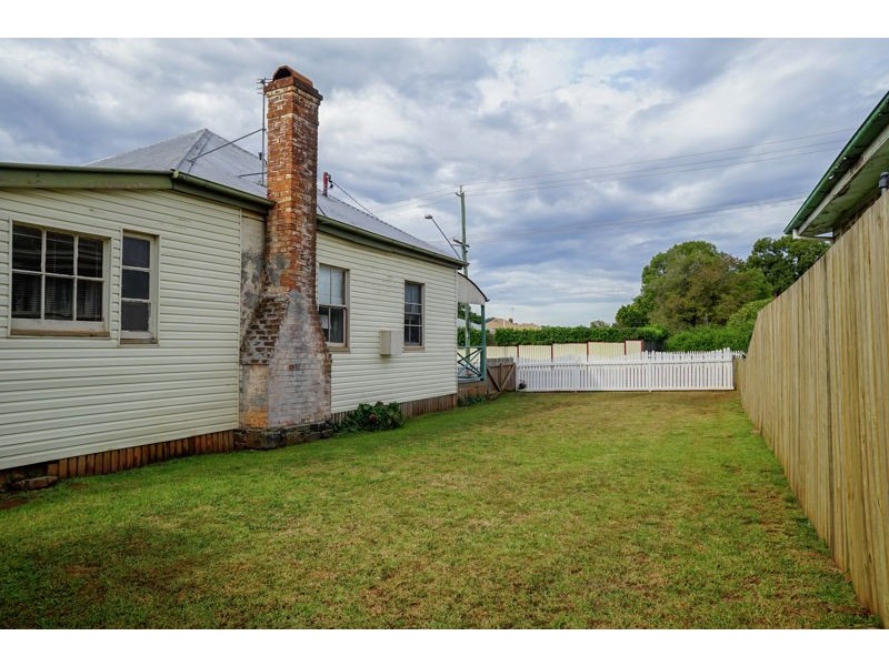 45 West Stret, Newtown QLD 4350