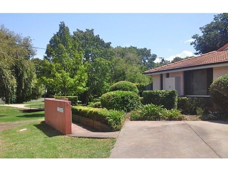 2/9 Creek Street, East Toowoomba QLD 4350