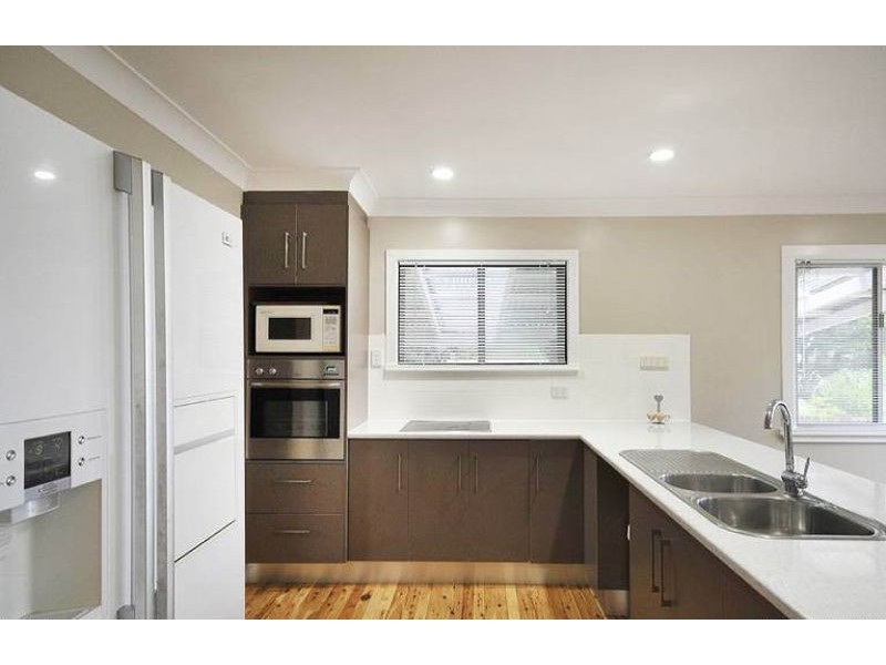 9 Newmarket Street, Newtown QLD 4350