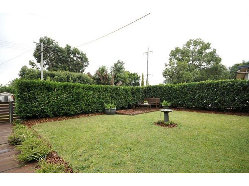 9 Newmarket Street, Newtown QLD 4350