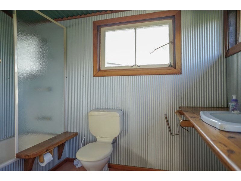 138 Perseverance Hall Road, Ravensbourne QLD 4352