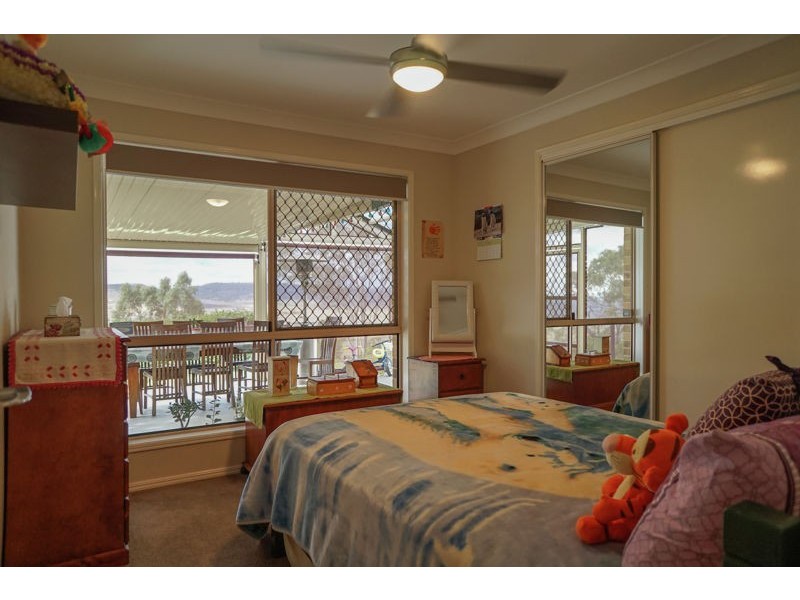 5 Linora Drive, Gowrie Mountain QLD 4350