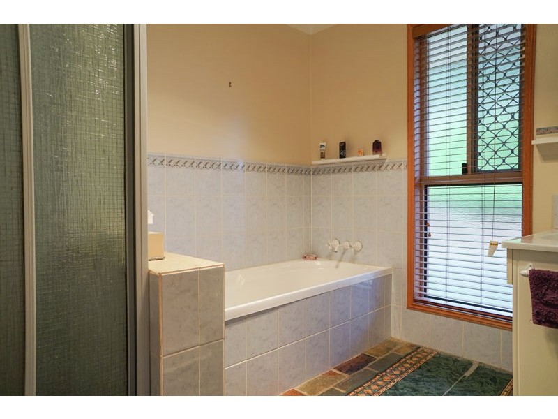 5 Linora Drive, Gowrie Mountain QLD 4350