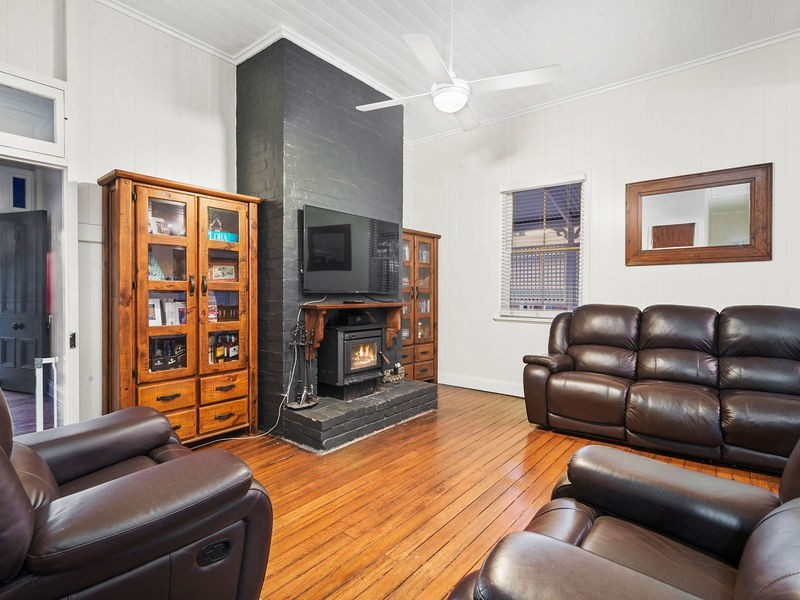 6 Clairmont Street, Newtown QLD 4350