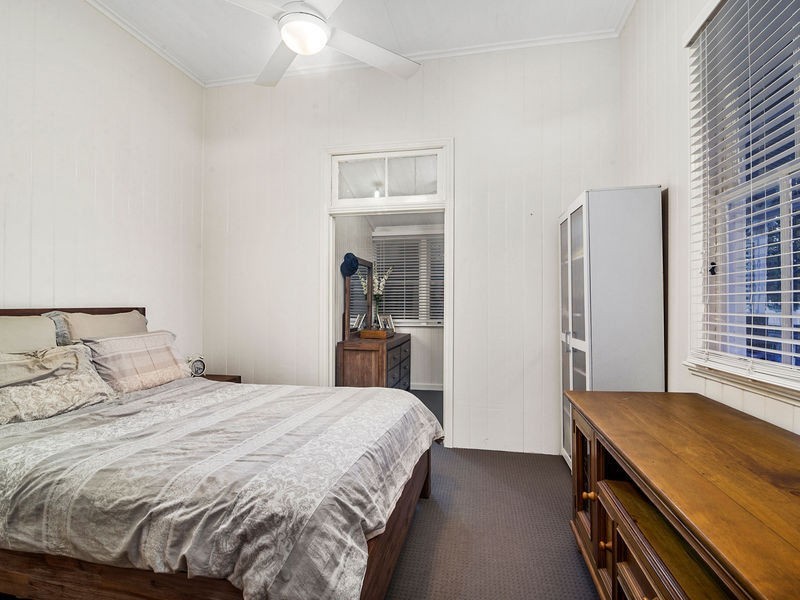 6 Clairmont Street, Newtown QLD 4350