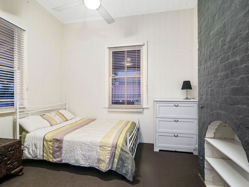 6 Clairmont Street, Newtown QLD 4350