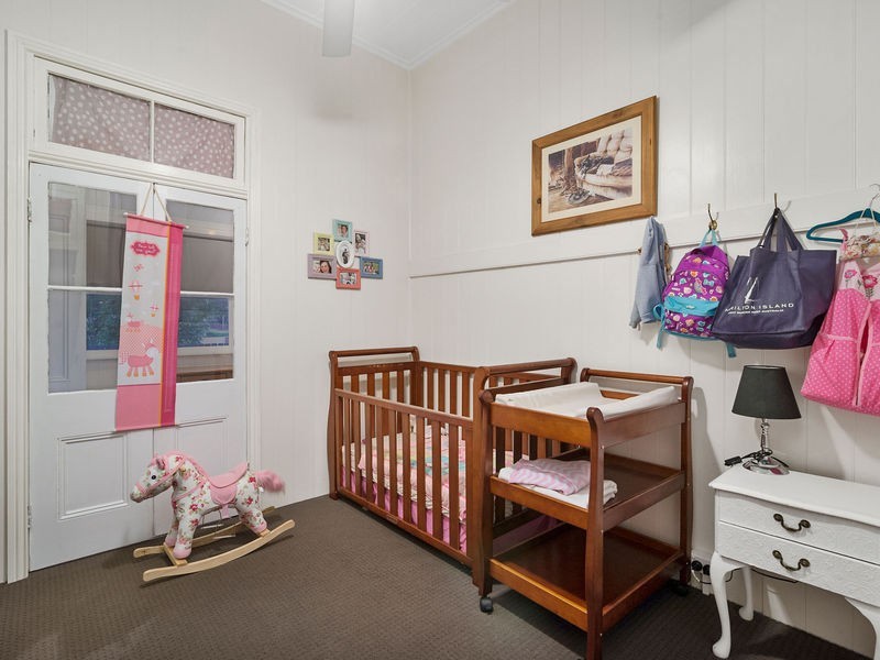 6 Clairmont Street, Newtown QLD 4350