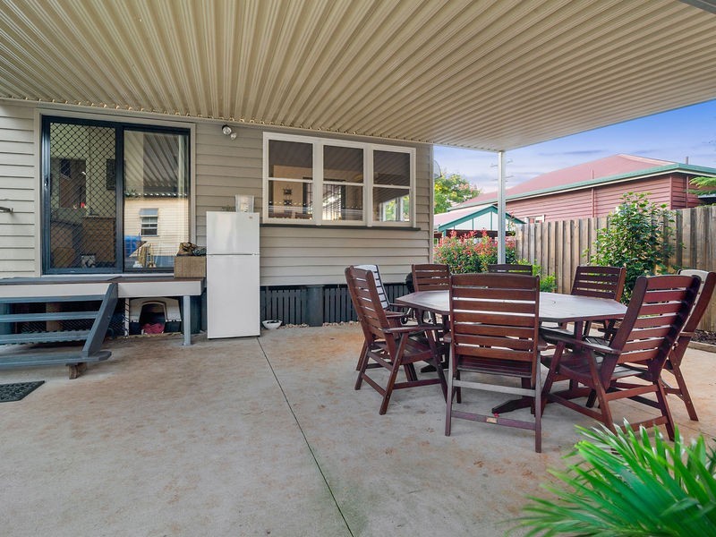6 Clairmont Street, Newtown QLD 4350