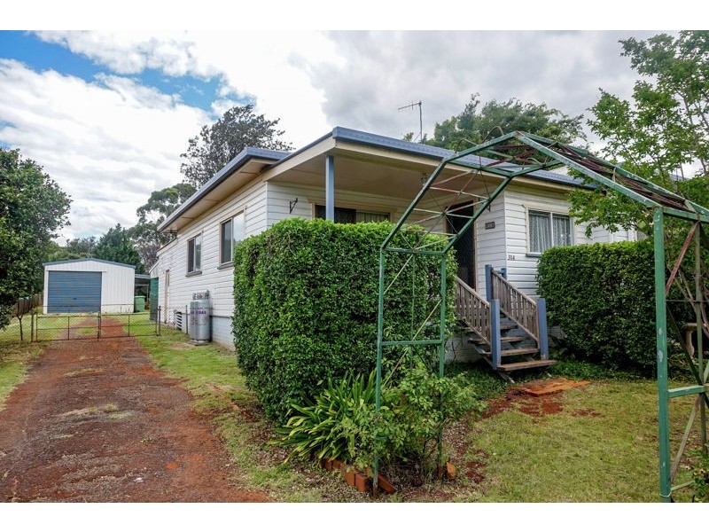 314 South Street, Harristown QLD 4350