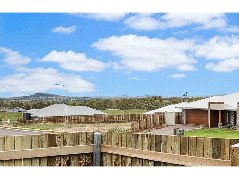 55 Sportsman Drive, Kleinton QLD 4352
