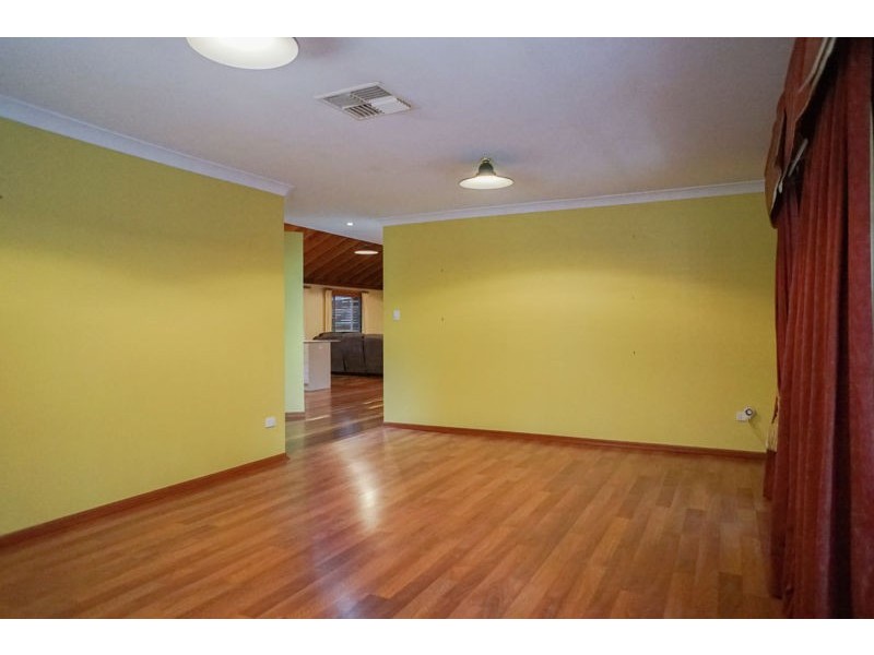 9 Sylvan Court, Glenvale QLD 4350