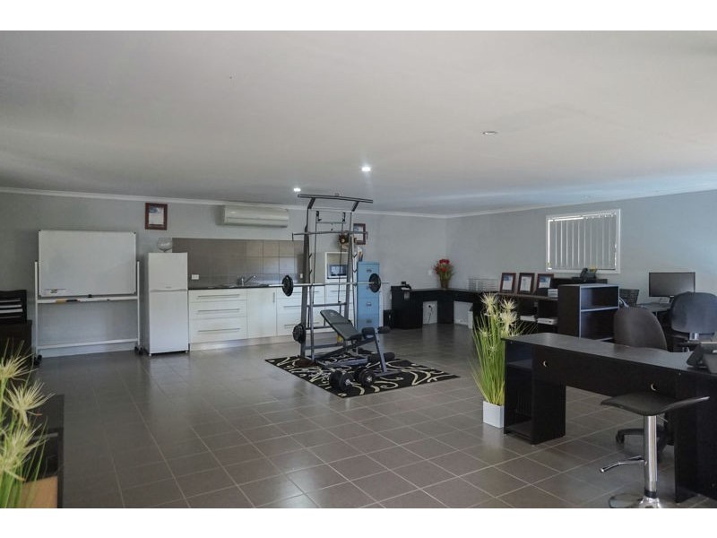 1 Gladswood Drive, Highfields QLD 4352