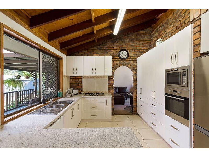 6 Clive Crescent, Withcott QLD 4352