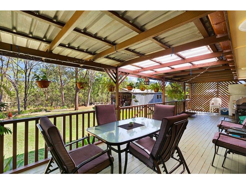 6 Clive Crescent, Withcott QLD 4352