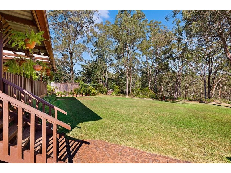 6 Clive Crescent, Withcott QLD 4352
