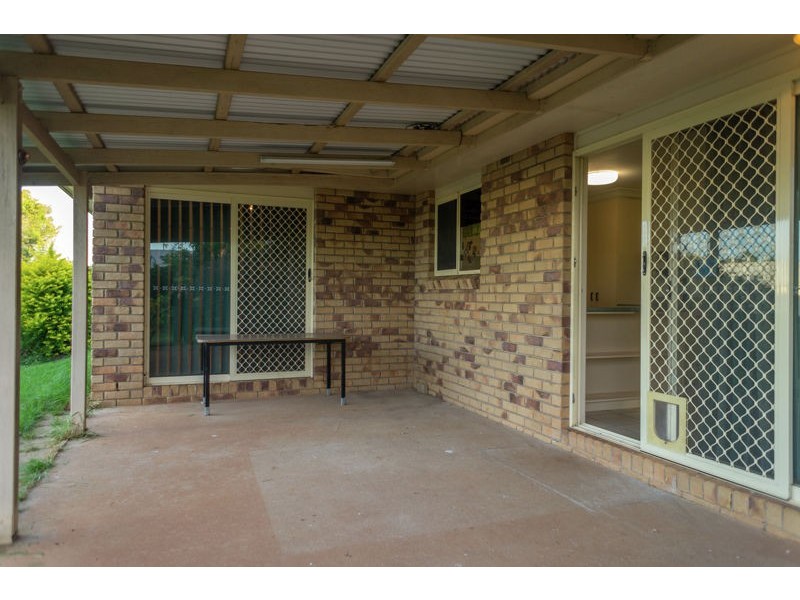 8 Muller Street, Kearneys Spring QLD 4350