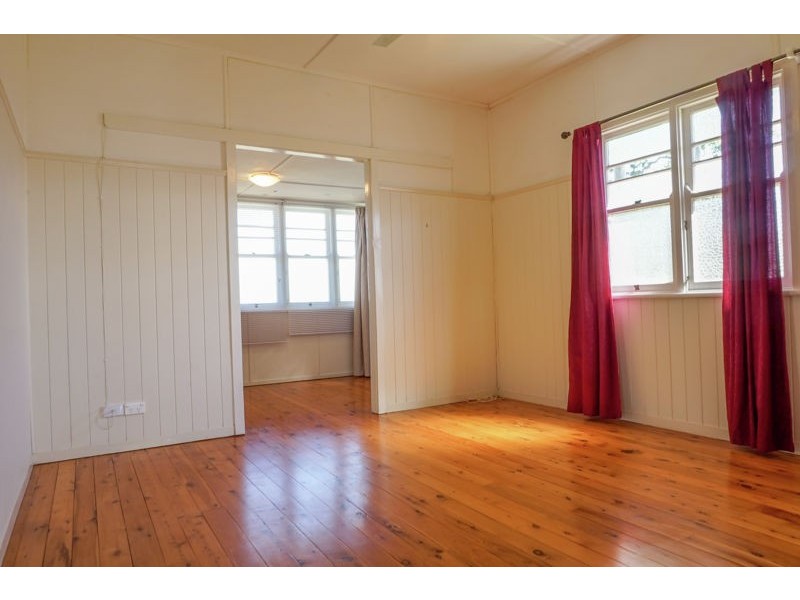 2 First Avenue, Harristown QLD 4350