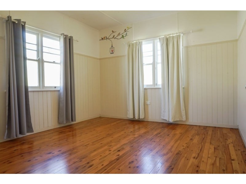 2 First Avenue, Harristown QLD 4350
