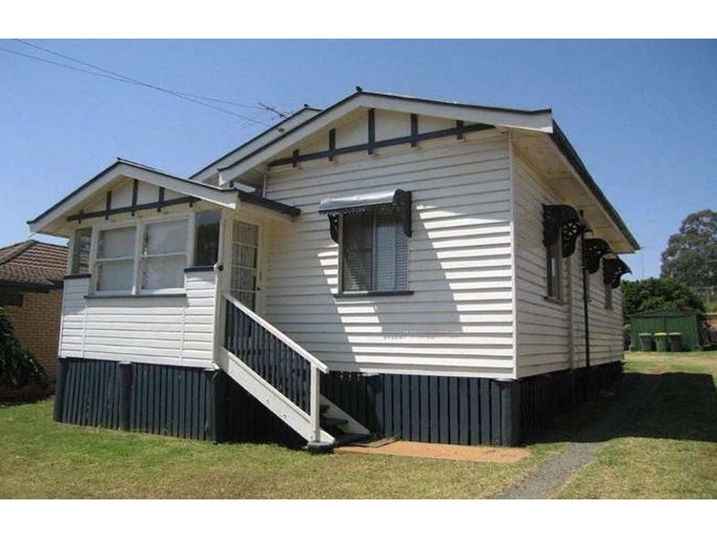 724 Ruthven Street, South Toowoomba QLD 4350