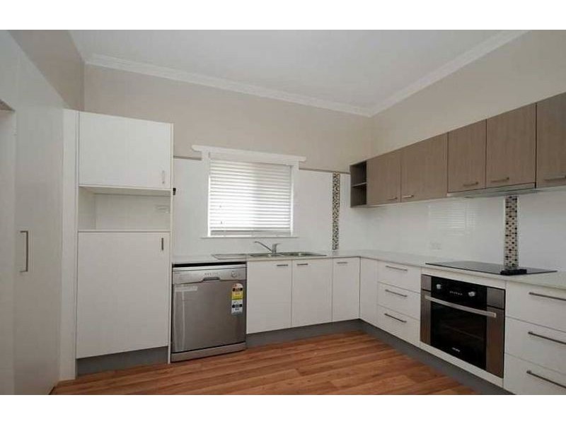 724 Ruthven Street, South Toowoomba QLD 4350