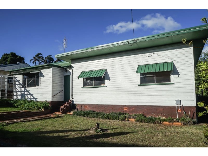 18 Esther Street, Mount Lofty QLD 4350