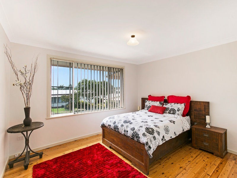 18 Loch Street, Centenary Heights QLD 4350