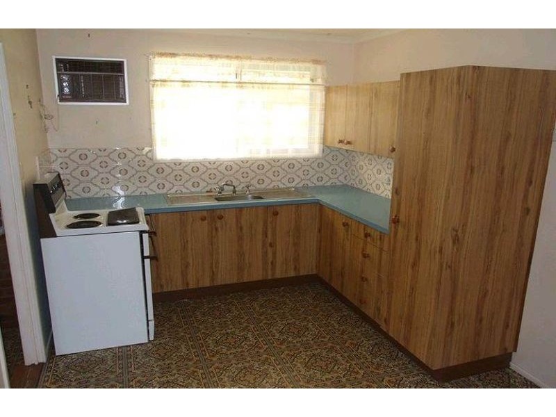 37 South Street, Crows Nest QLD 4355