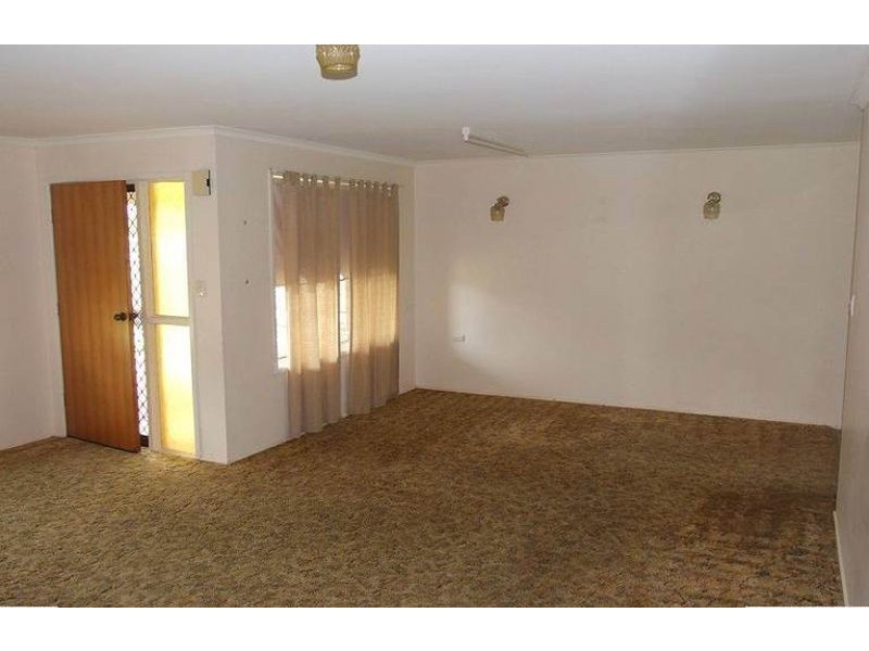 37 South Street, Crows Nest QLD 4355