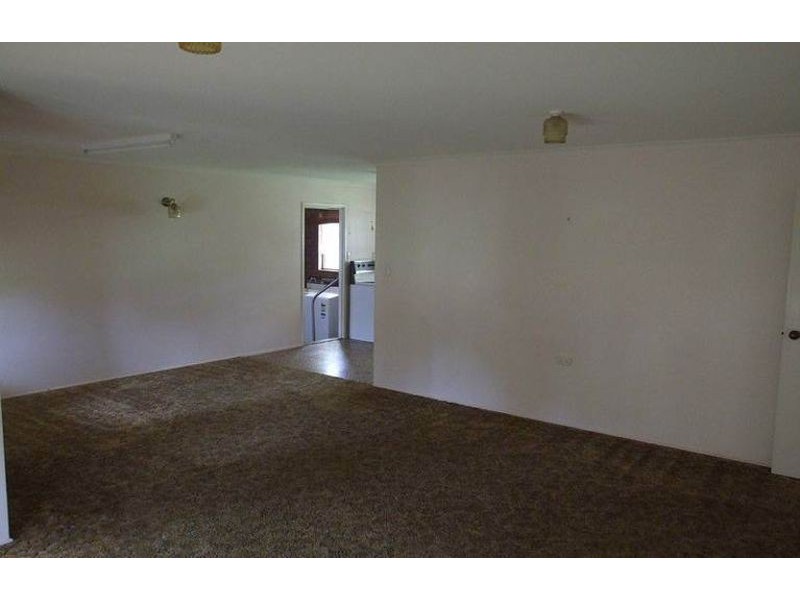 37 South Street, Crows Nest QLD 4355