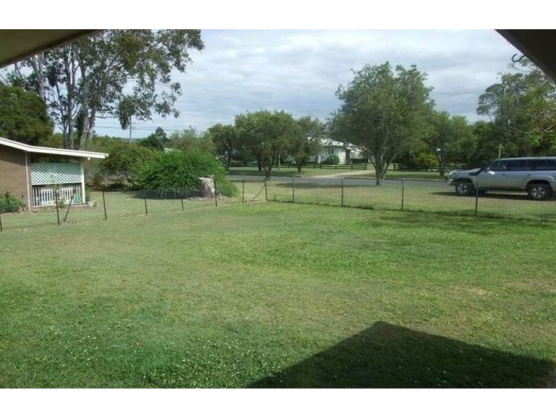 37 South Street, Crows Nest QLD 4355