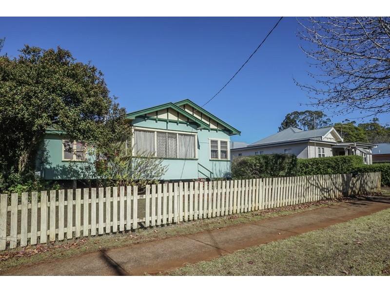 316 South Street, Harristown QLD 4350