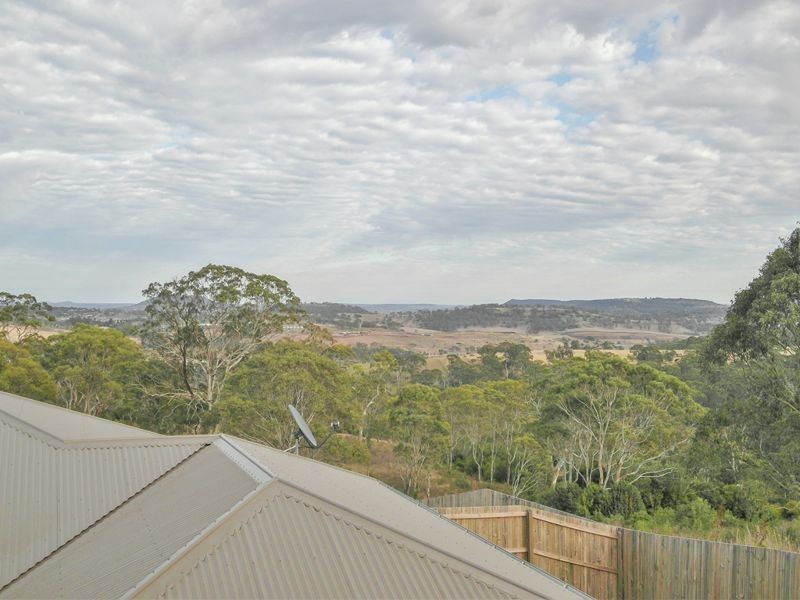 9 McShane Drive, Mount Kynoch QLD 4350