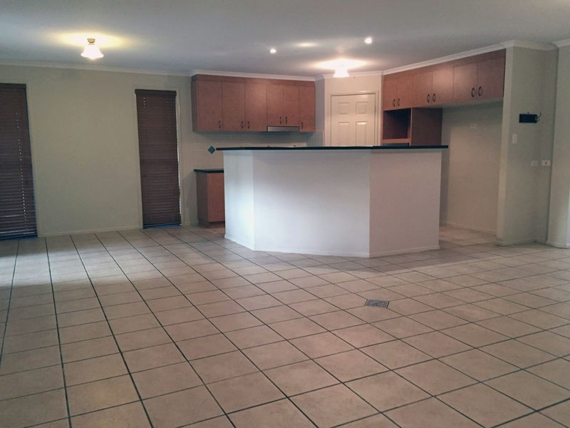 11 Langton Crescent, Oakey QLD 4401