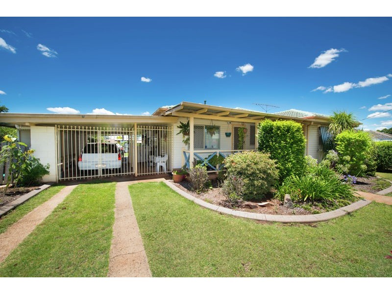 12 Berghofer Street, Rockville QLD 4350