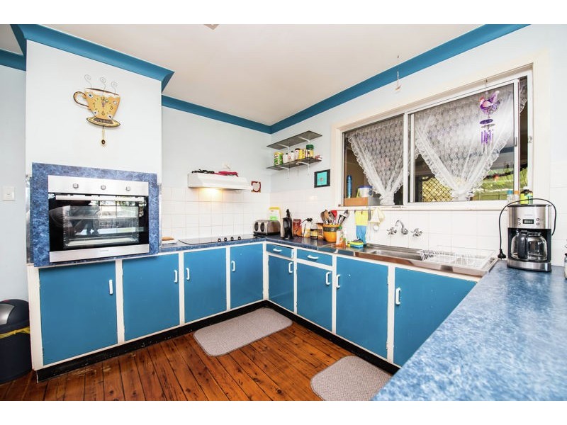 12 Berghofer Street, Rockville QLD 4350