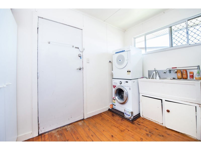 12 Berghofer Street, Rockville QLD 4350