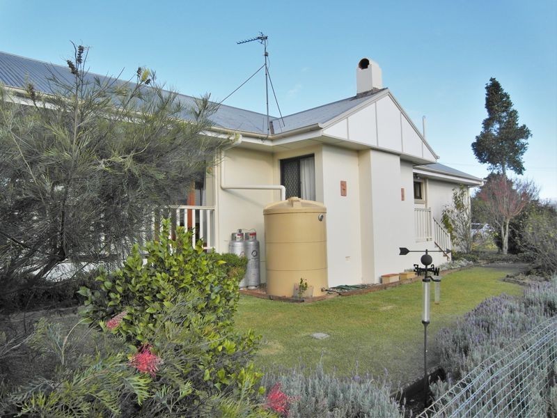 2 Wyndham Street, North Toowoomba QLD 4350