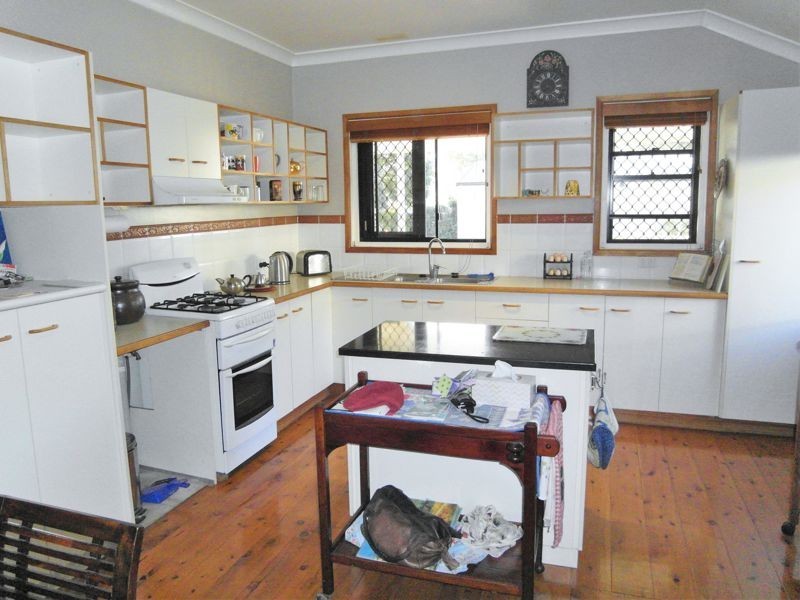 2 Wyndham Street, North Toowoomba QLD 4350