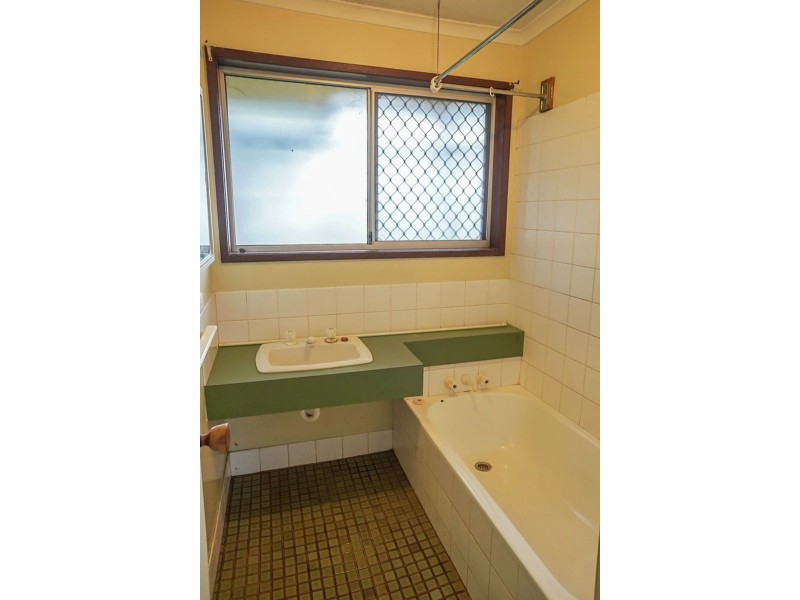 14 Claire Street, Centenary Heights QLD 4350