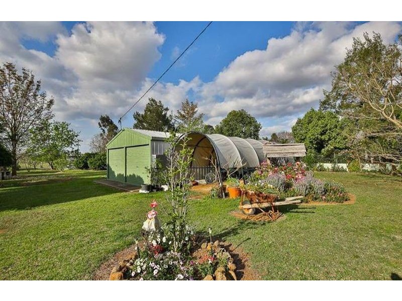 6 Murton Street, Nobby QLD 4360