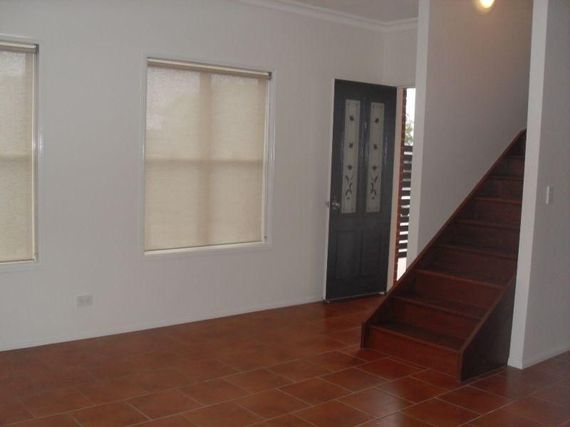 1/353 Greenwattle Street, Wilsonton QLD 4350