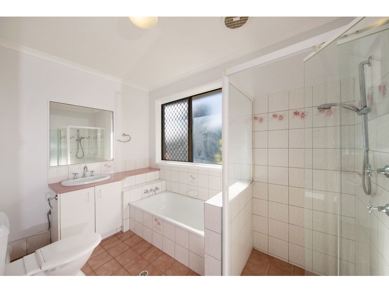 121 Glenvale Road, Newtown QLD 4350
