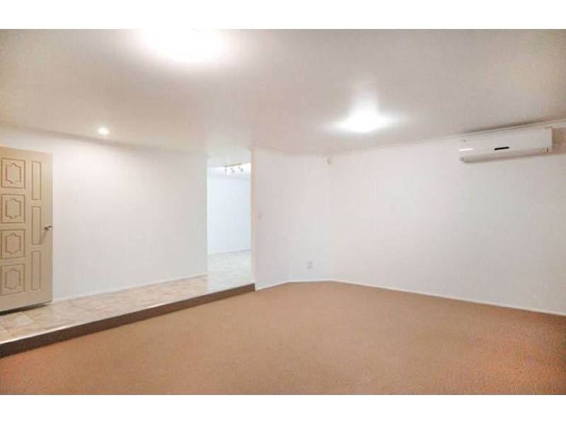 34 Melway Crescent, Harristown QLD 4350