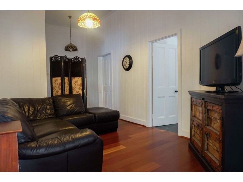 5a Bernard Street, Newtown QLD 4350